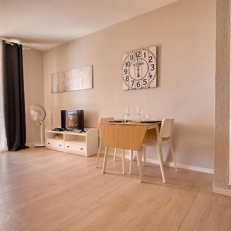 Estudio Con Terraza Y Vistas Espectaculares Ov302 アデヘ